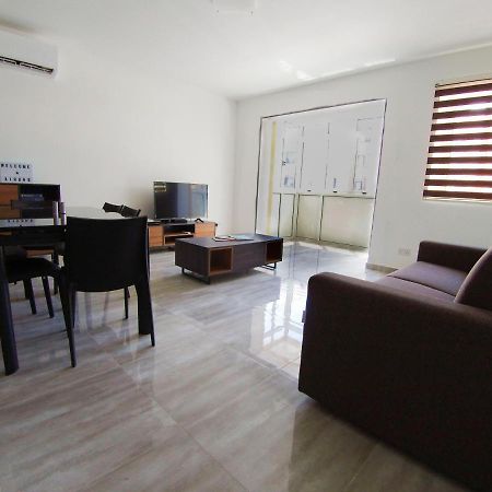 F7 Room 2, Private Bedroom Two Single Beds Shared Bathroom In Shared Flat Msida Extérieur photo