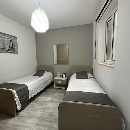 F7 Room 2, Private Bedroom Two Single Beds Shared Bathroom In Shared Flat Msida Extérieur photo