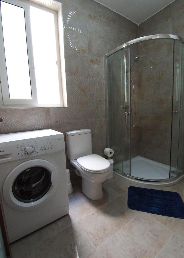 F7 Room 2, Private Bedroom Two Single Beds Shared Bathroom In Shared Flat Msida Extérieur photo